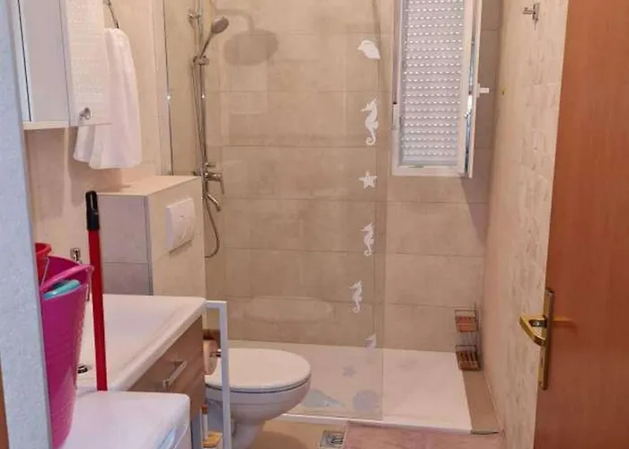Apartman With Parking Space Barbat, Rab - 22660 *