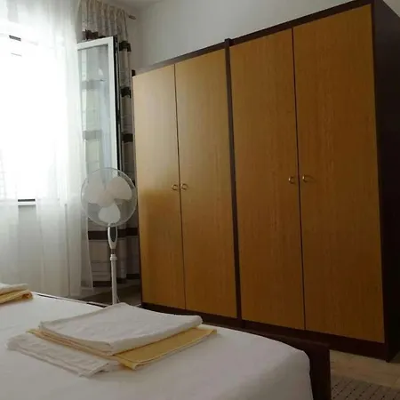 With Parking Space Barbat, Rab - 22660 Appartement Rab Town